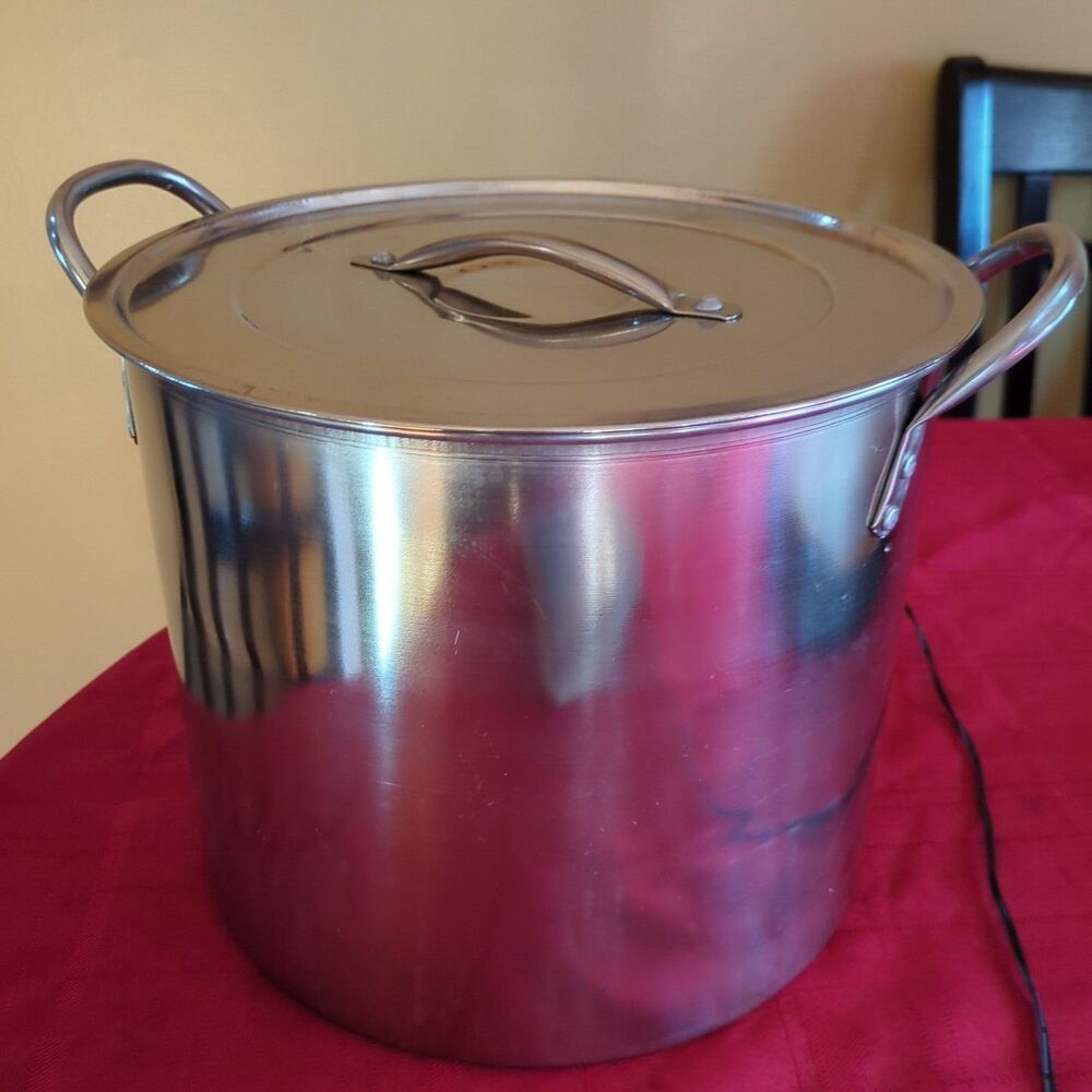 16 QUART STAINLESS STEEL LIDDED STOCKPOT. FREE Smaller One. - Picture 10 of 14